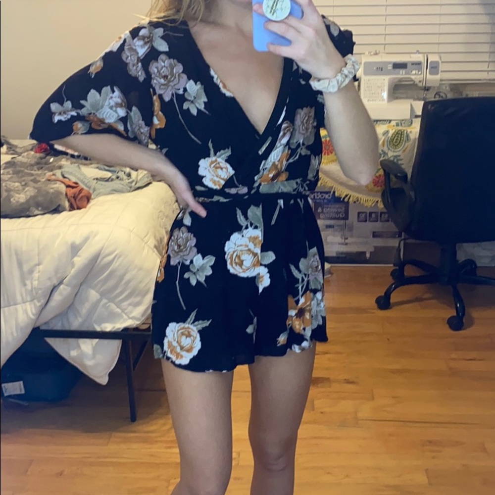 Floral chic romper